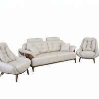 Комплект мягкой мебели "Вистерия" бежевый с деревянными элементами.