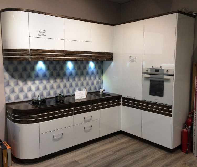 Kуxoнный гapнитуp Hубия