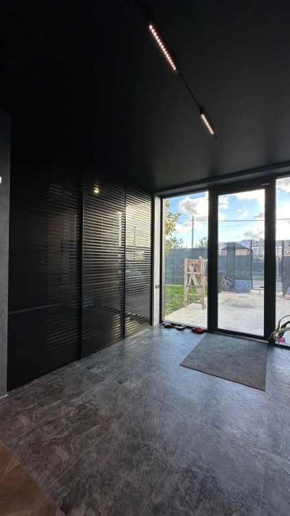 Раздвижные перегородки-жалюзи "Бриз" черные.