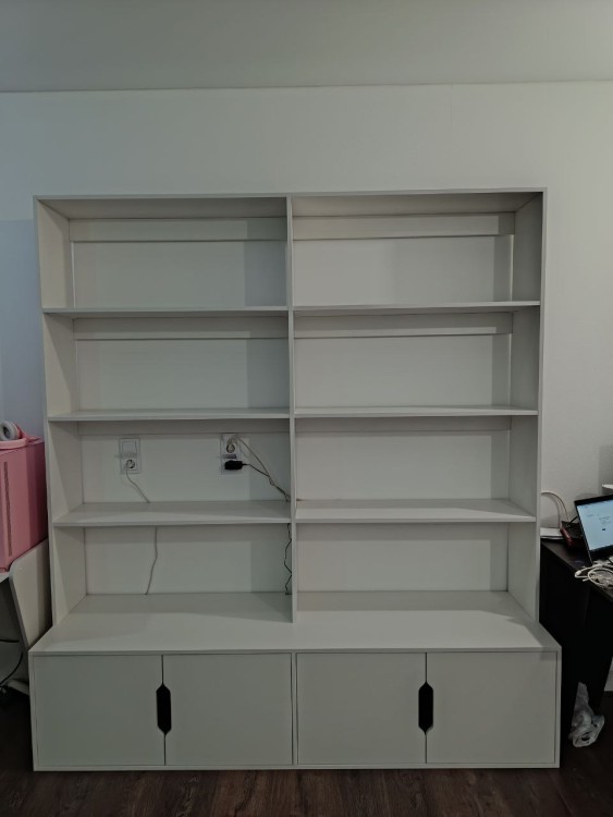 Шкаф-стеллаж